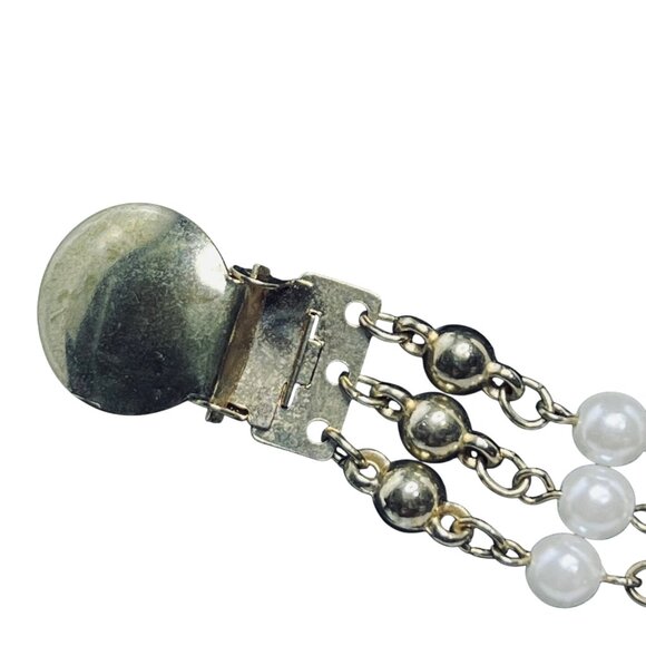 Vintage Gold Tone  And Faux Pearl Sweater Clip (5537) - Picture 2 of 6